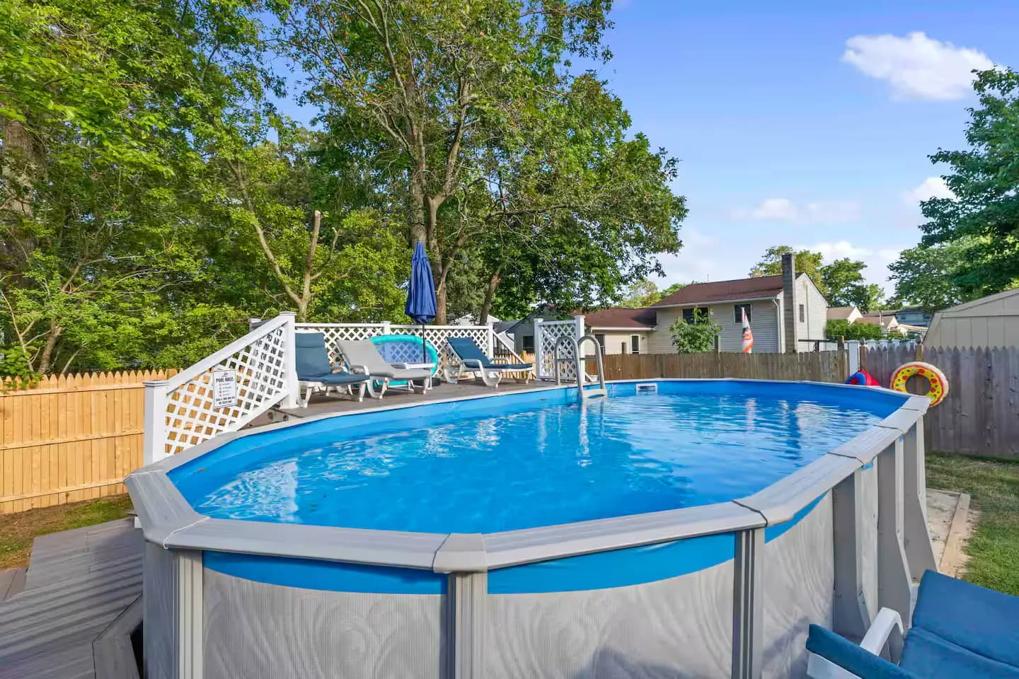 6 Bedroom, 4 Bathroom Pool Hot Tub Oasis